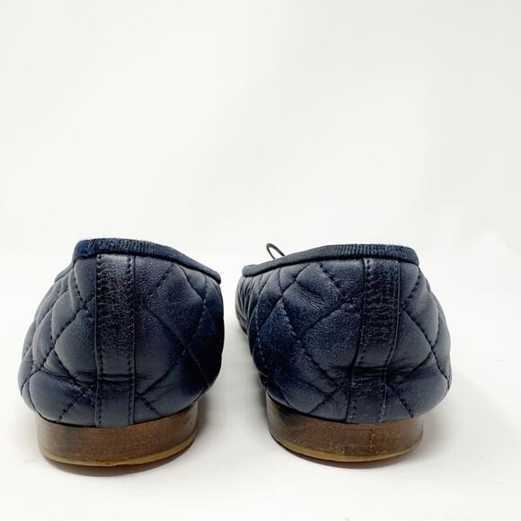 Chanel Women's Navy Blue CC Cap Toe Quilted Leather Ballet Flats - Picture 5 of 12